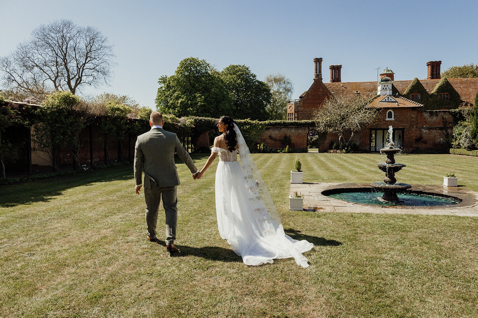 Hot Weather Wedding Tips for UK Weddings