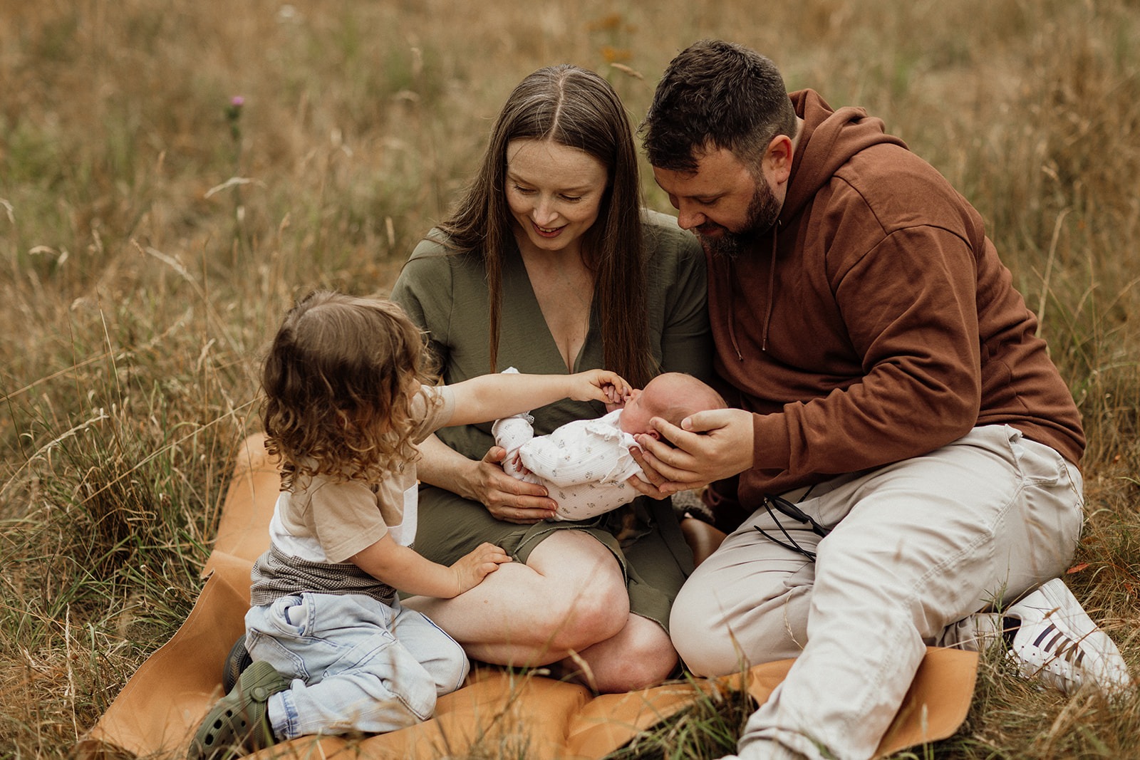 Outdoor Newborn Photography in Suffolk: A Relaxed Way to Photograph Your New Family